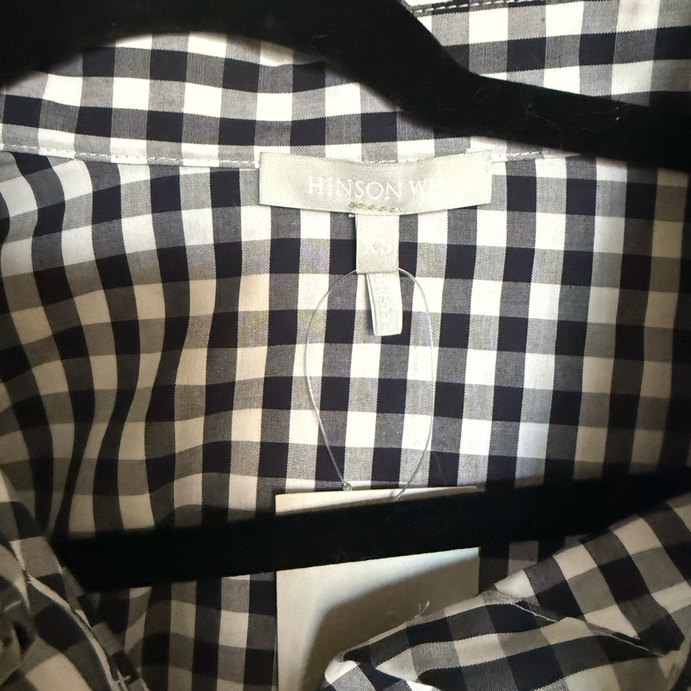 Hinson WU blouse
. - Picture 2 of 6